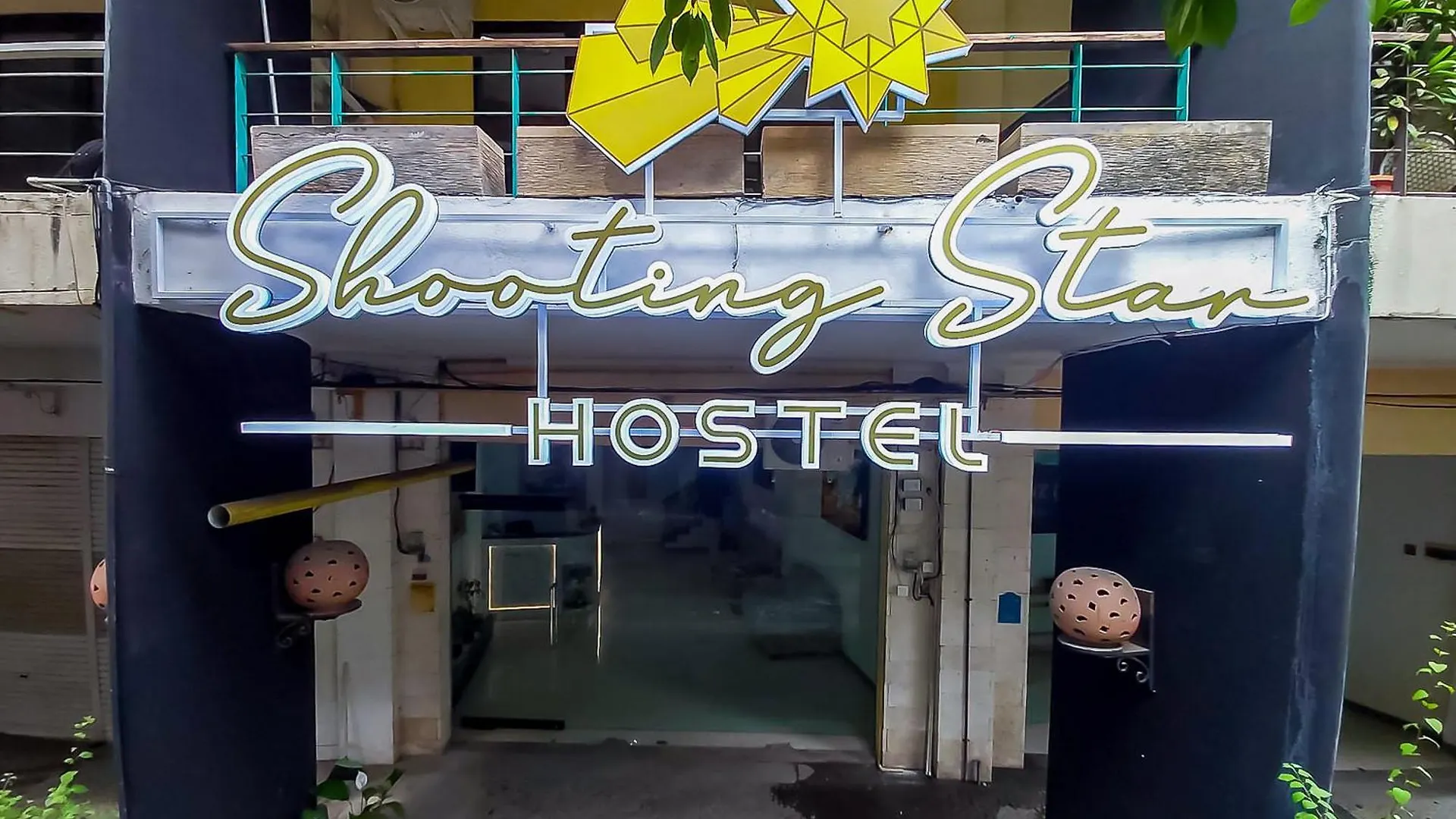 Shooting Star Hostel Kuta Redpartner - Mixed Dormitory Legian  Indonesia