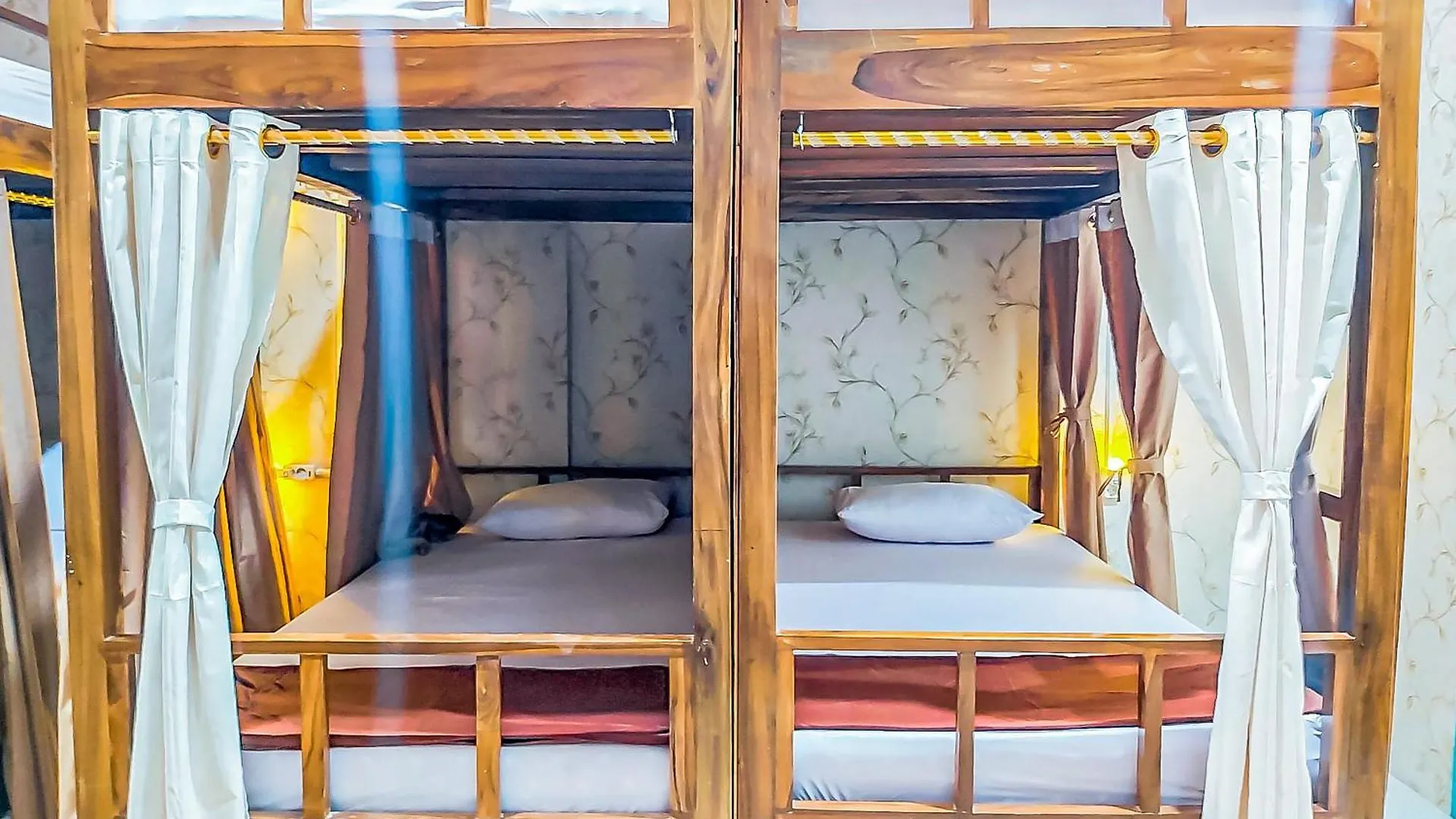 Shooting Star Hostel Kuta Redpartner - Mixed Dormitory Legian  Hotel Legian (Bali)