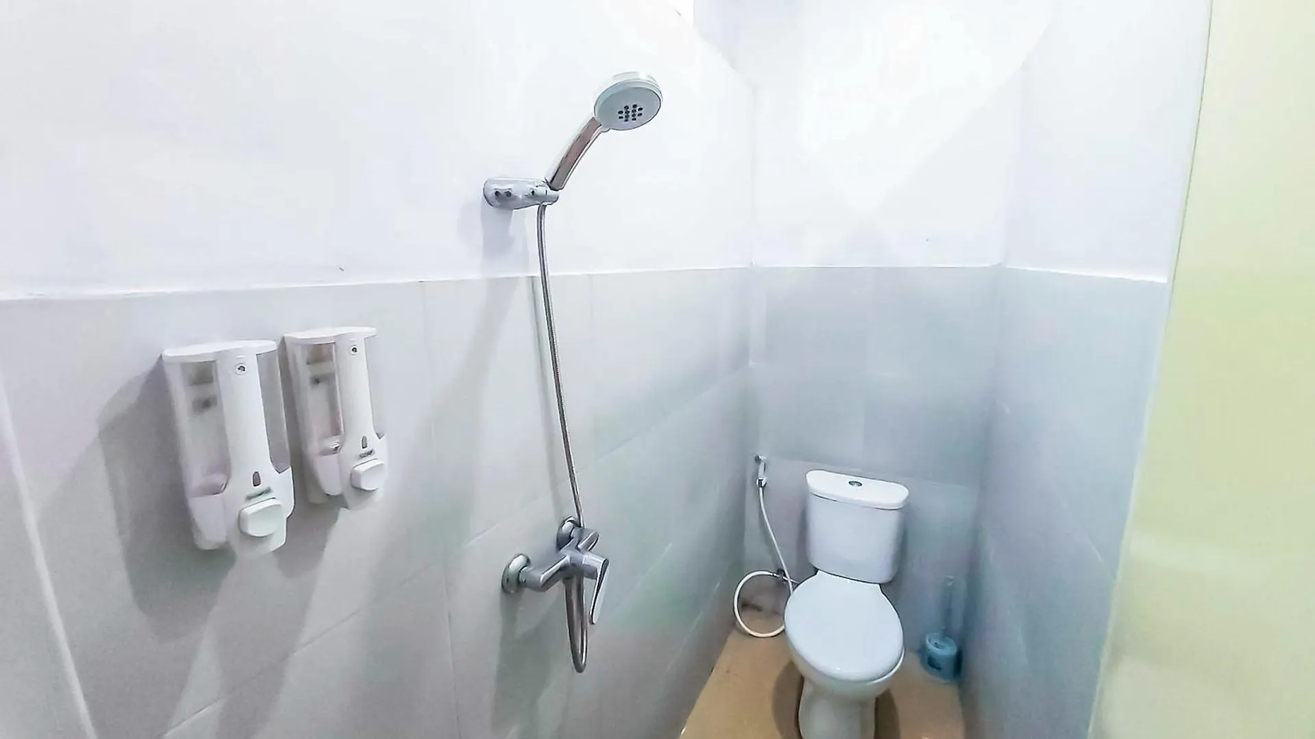 Shooting Star Hostel Kuta Redpartner - Mixed Dormitory Legian  Legian (Bali)